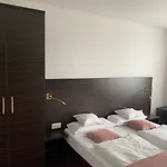 モントレー 3*