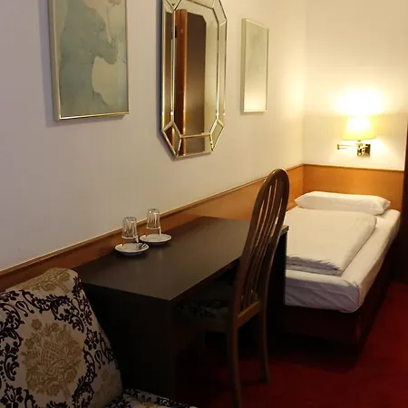 Montree Hotel