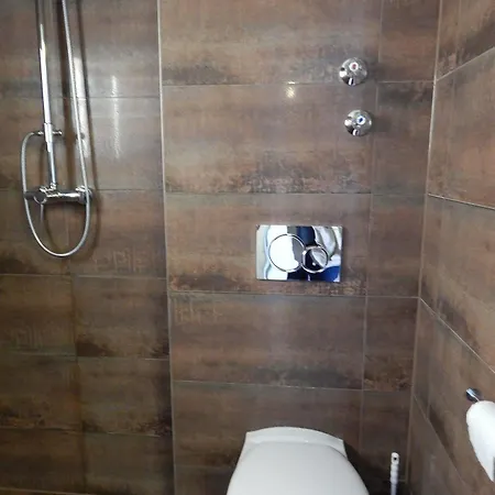 Hotel Montree 3*