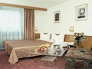 Hotel Montree 3*