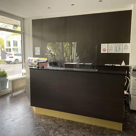 Montree Hotell 3*