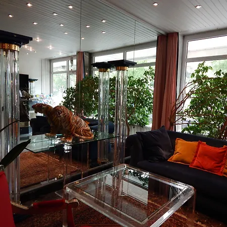 Hotell Montree 3*