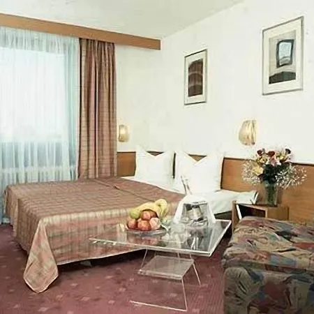 Hotell Montree 3*