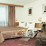 Hotel Montree 3*